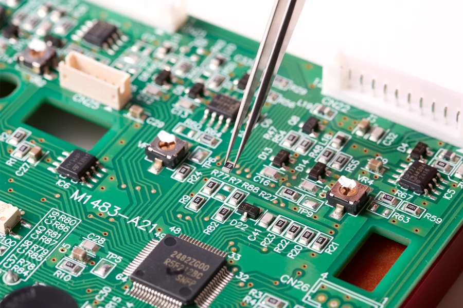 News Rework bei hoher Bauteilintegration hakko